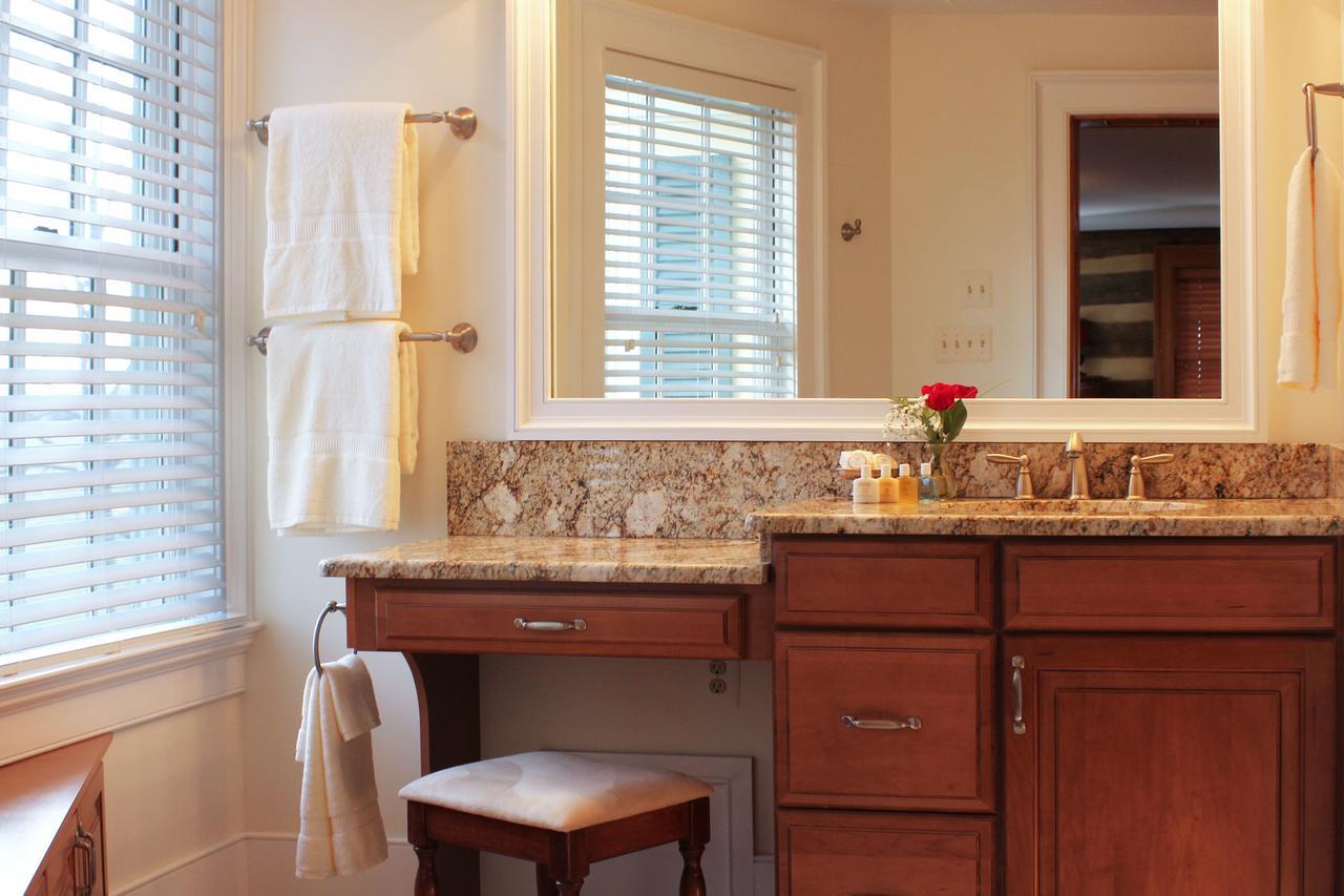 Hillbrook Inn & Spa (Adults Only) Charles Town Extérieur photo